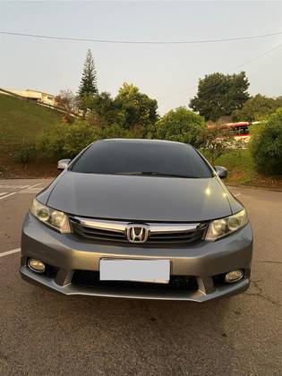 HONDA CIVIC 1.8 LXS 16V FLEX 4P AUTOMÁTICO HONDA CIVIC 1.8 LXS 16V FLEX 4P AUTOMÁTICO